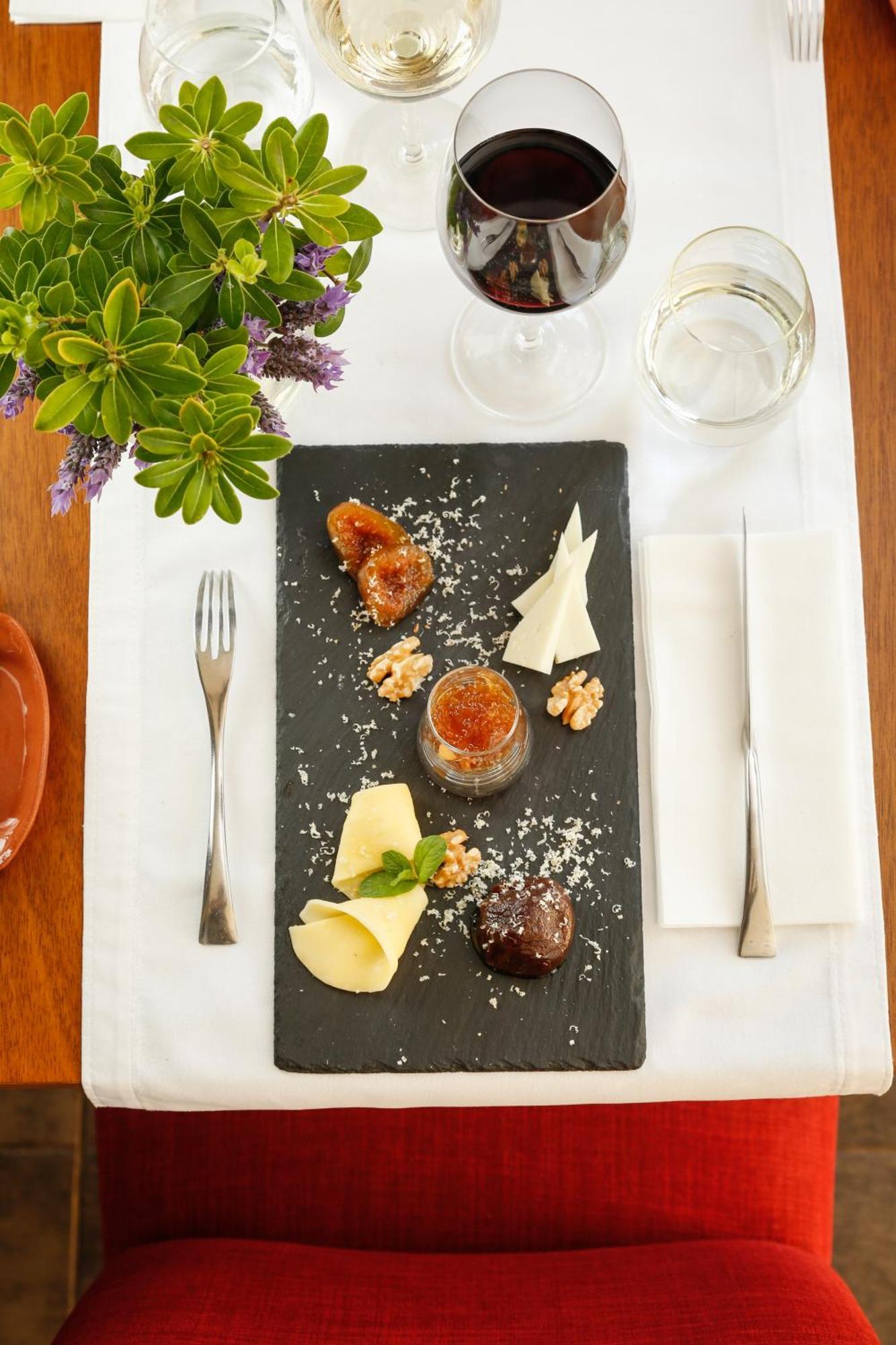 Grace Cafayate Hotel Luaran gambar A cheese platter