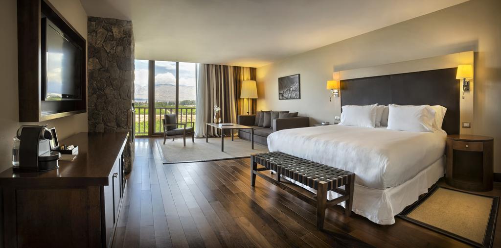 Grace Cafayate Hotel Luaran gambar A guest room at the Four Seasons Hotel