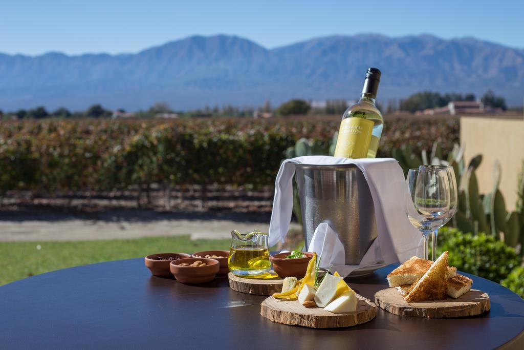 Grace Cafayate Hotel Luaran gambar A bottle of wine from the region
